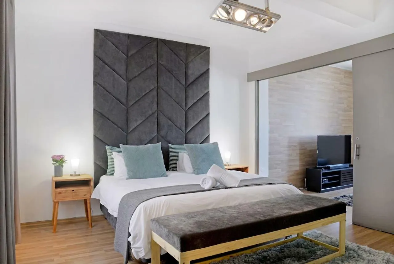 Kimberley House 7 - No Load Shedding Apartment Cape Town